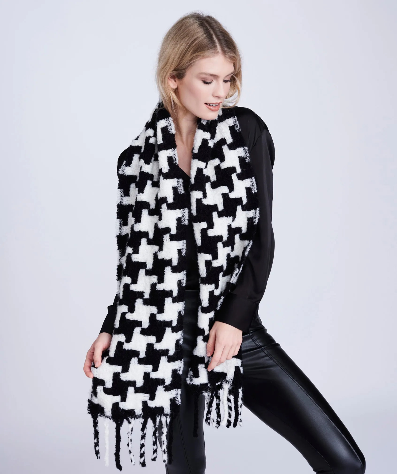 Bryson Scarf - Black/White