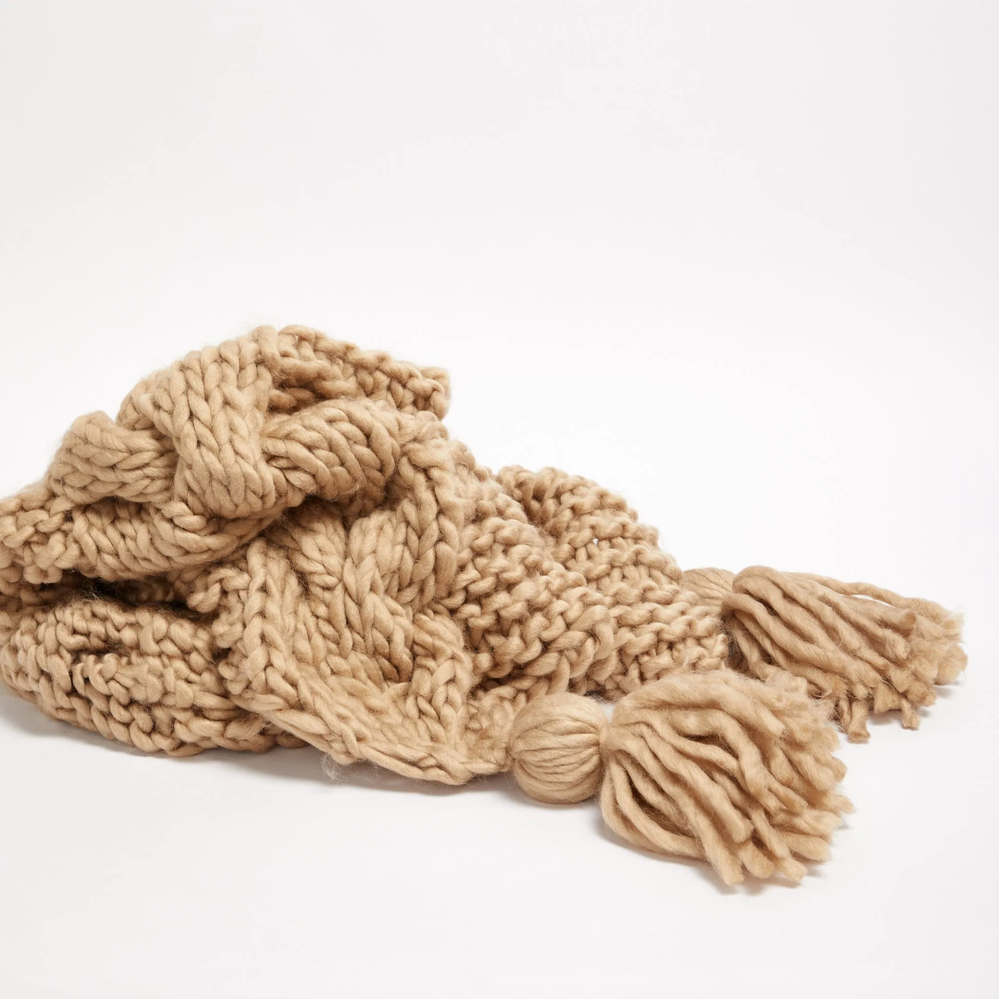 Oversized Chunky Cable Knit Scarf