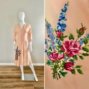 Vintage 1940s Peach Rayon Dress with Floral Embroidery / 40s vtg retro day dress / Size XS